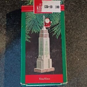 Hallmark King Klaus Ornament with Green and White Skyscraper